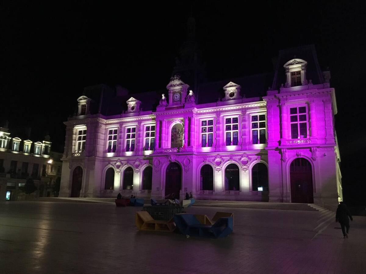 Le Square : Appartement Climatise En Centre Ville Poitiers Eksteriør billede